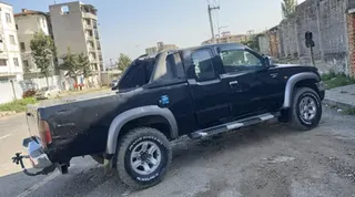 Toyota Hilux 2003 Maroon