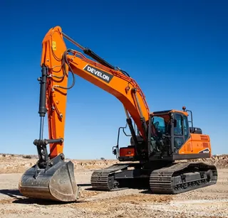 Hyundai Excavator rent  4500 birr per hour